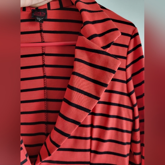2B bebe Striped Blazer - Picture 5 of 9